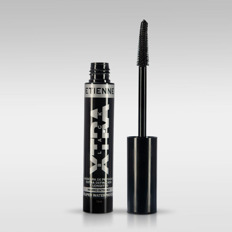 Mascara de Xtra Black Super Waterproof
